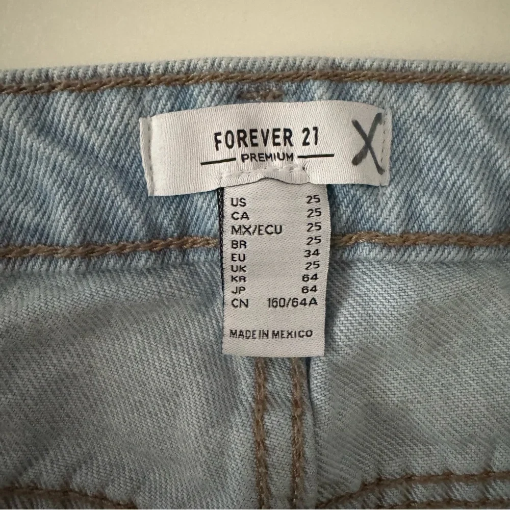 Forever 21 Long Denim Jean Shorts Jorts Women’s size 25